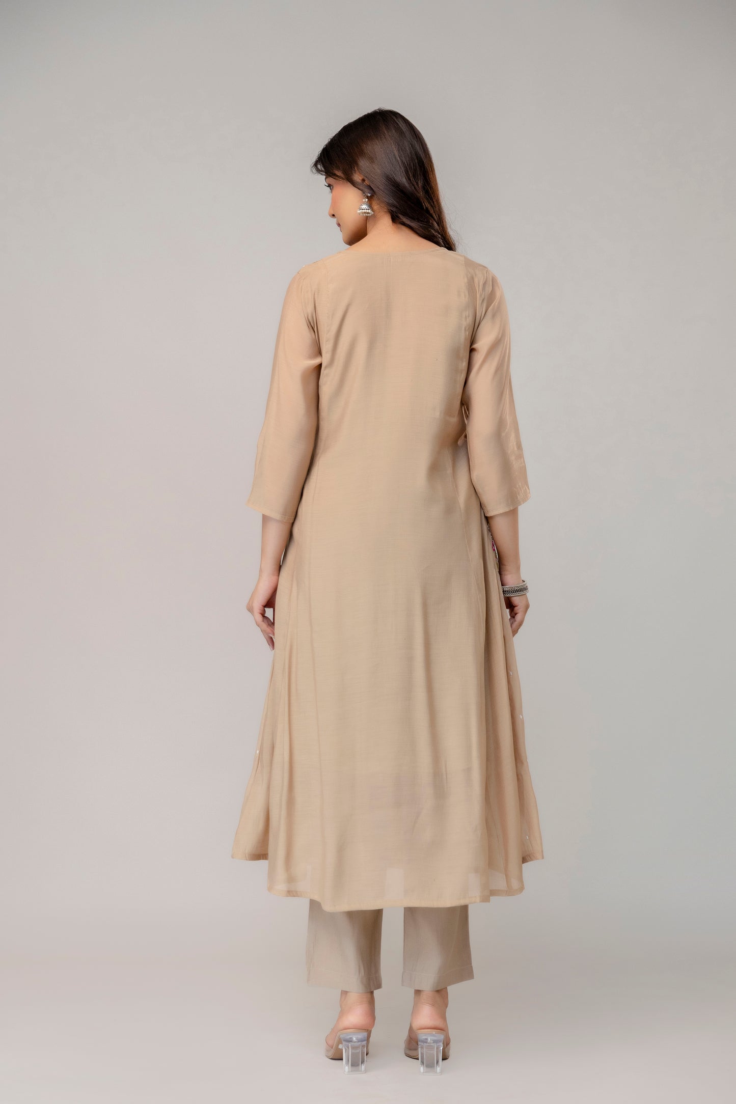 RIWAYAT BEIGE SUIT SET